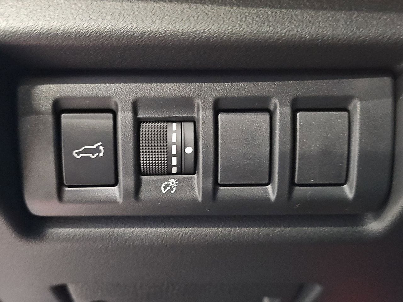 New 2026 Ice Silver Subaru Limited image 27