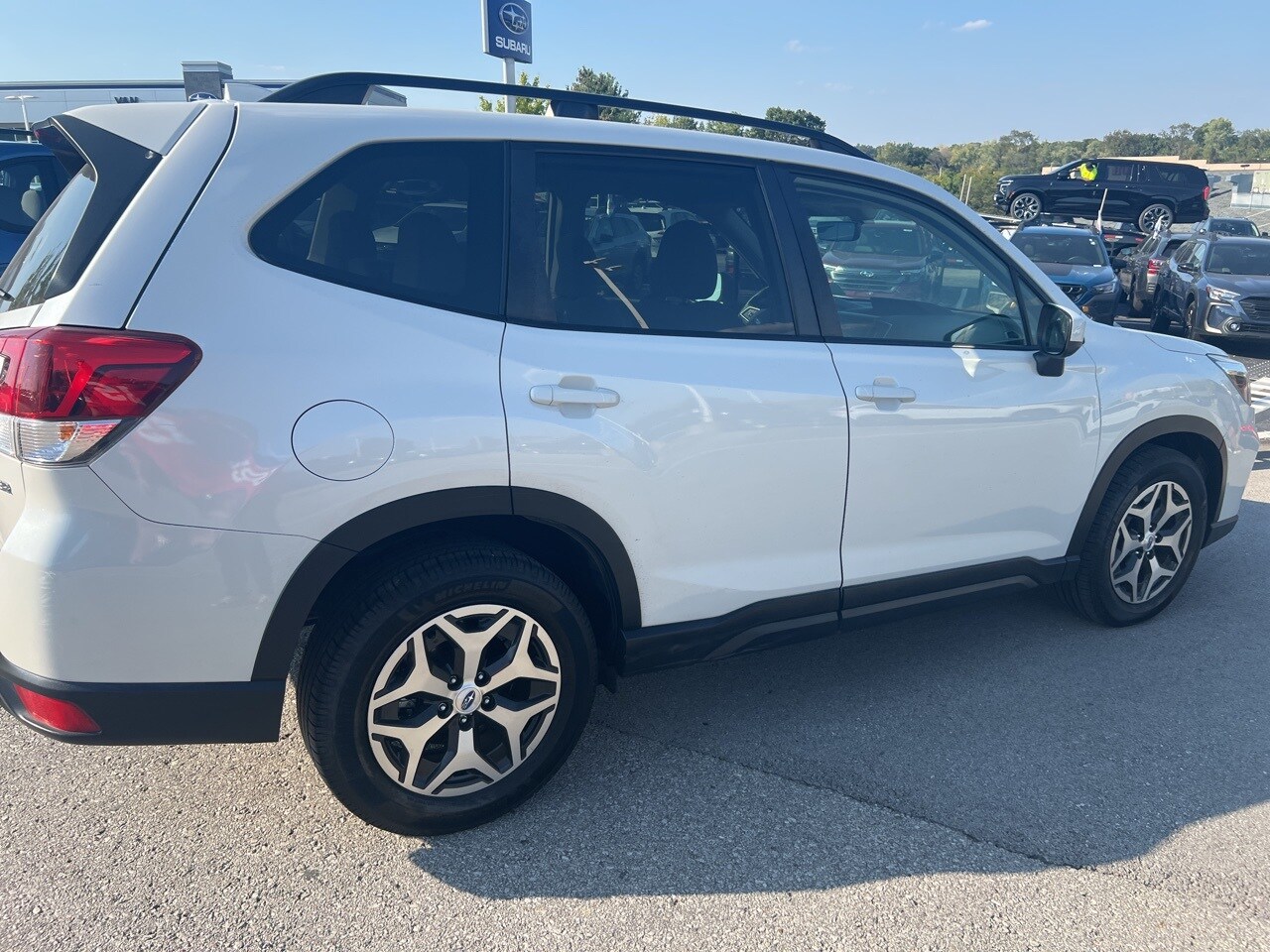 2019 Subaru Forester Premium photo 3