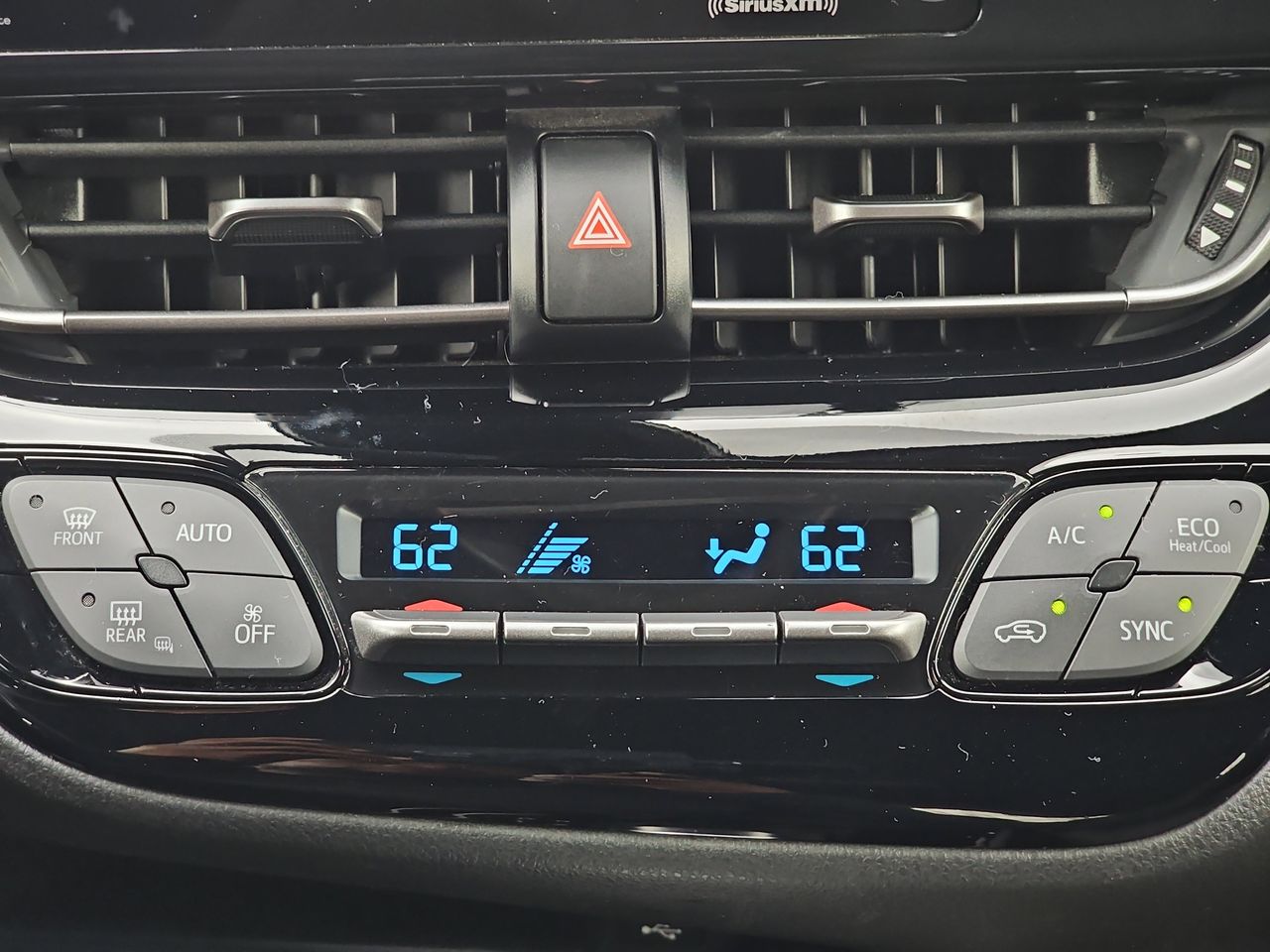 Used 2021 Blizzard Pearl w Black Roof Toyota Nightshade image 26