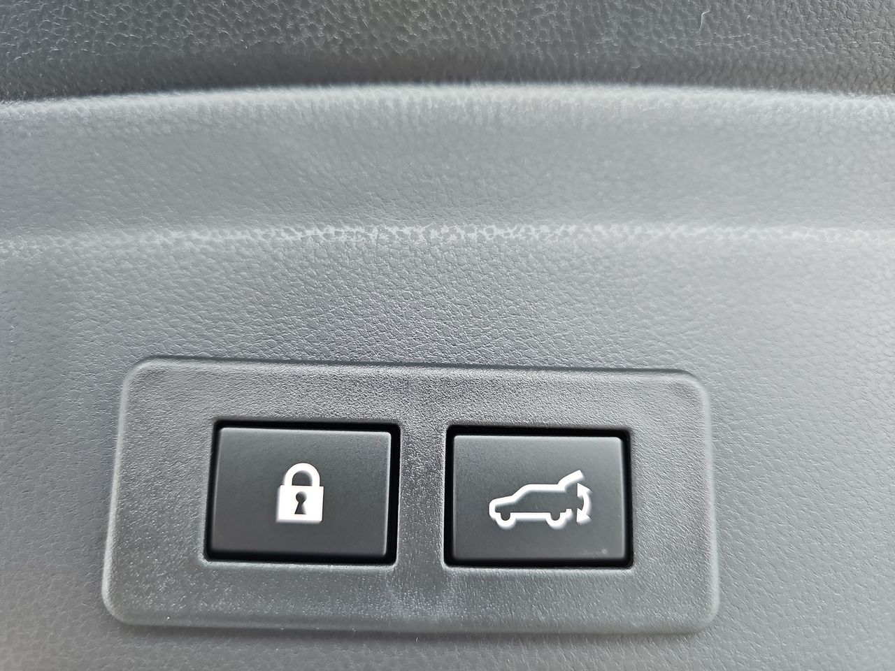 2026 Subaru Ascent Limited - Photo 14