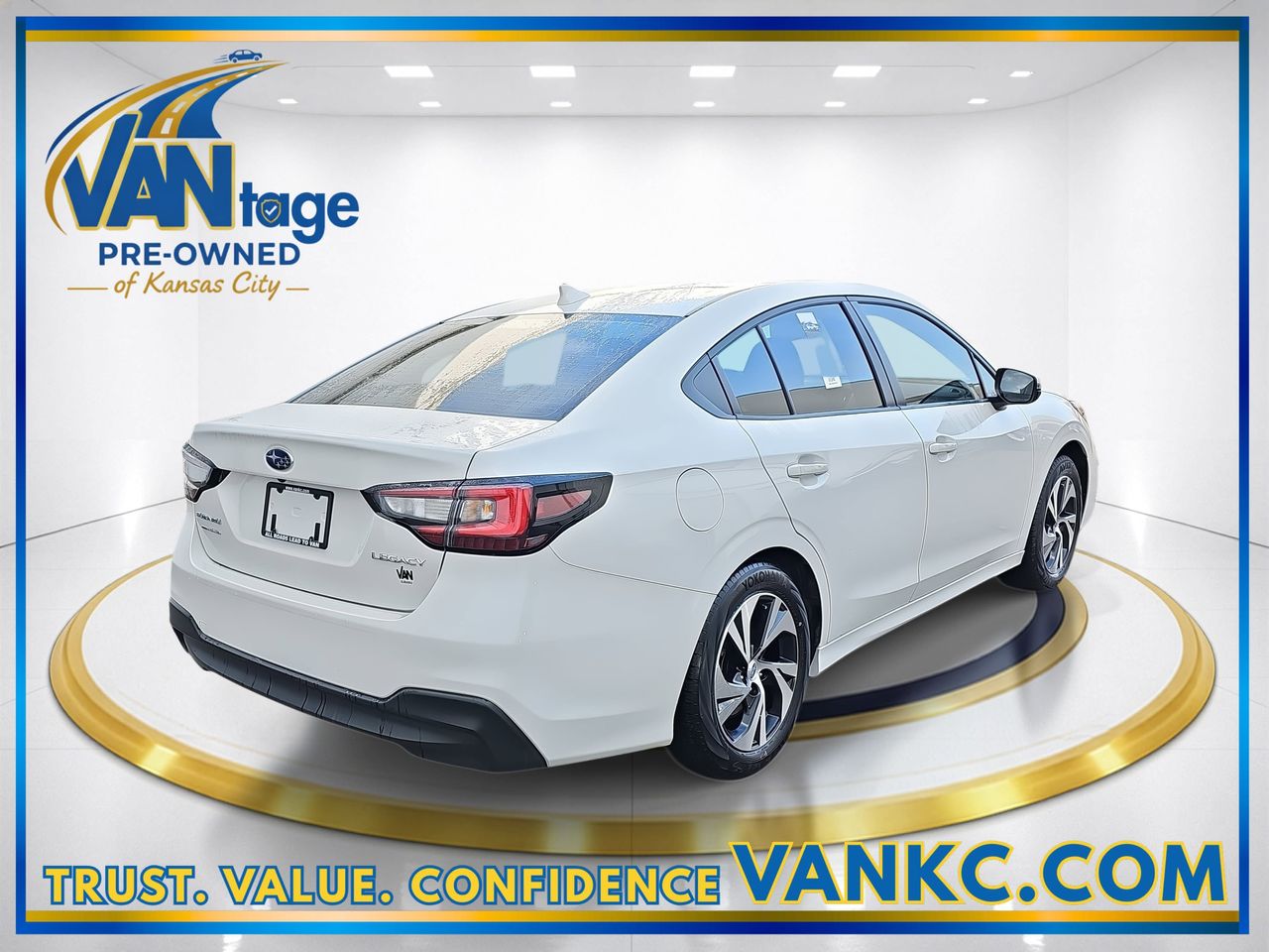 Used 2025 Crystal White Pearl Subaru Premium image 6