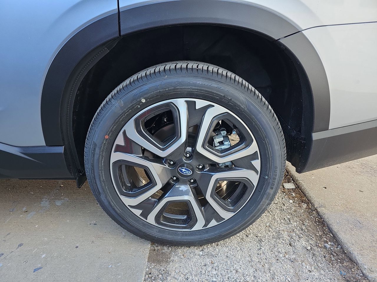 New 2026 Ice Silver Subaru Limited 7-Passenger image 39