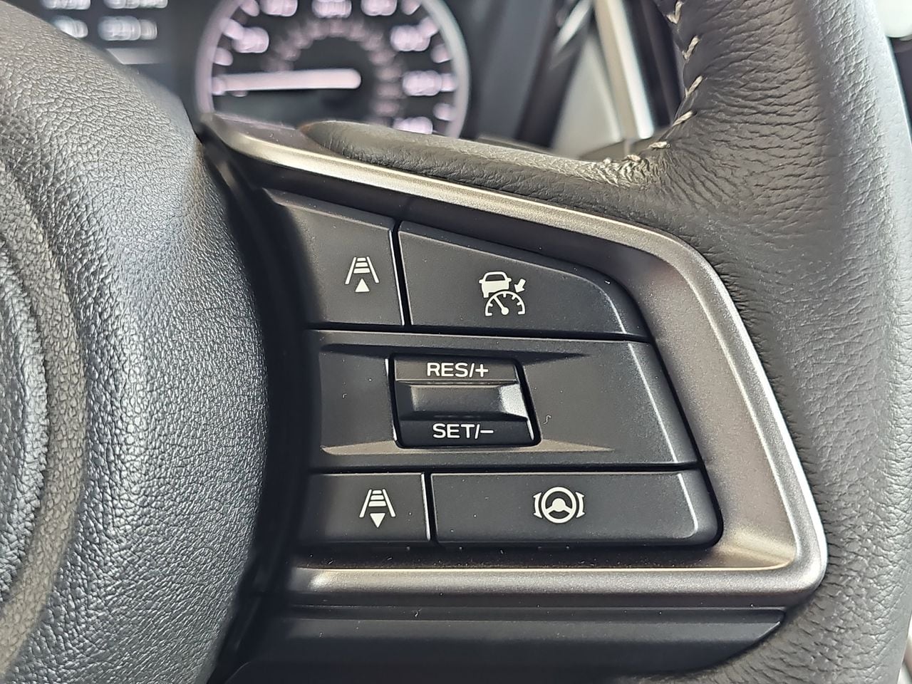 New 2025 Crystal White Pearl Subaru Premium image 17