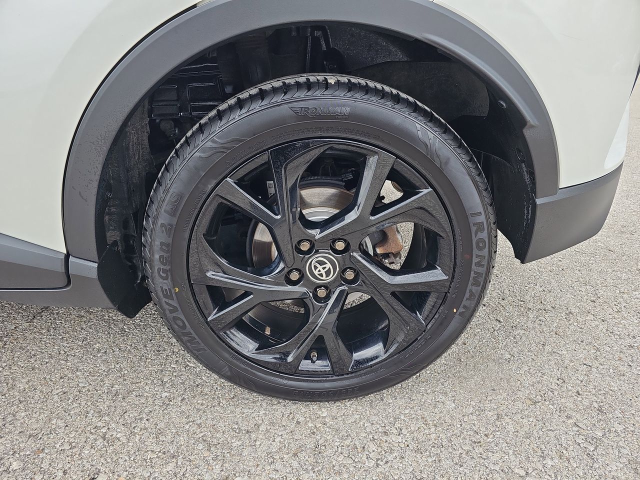 Used 2021 Blizzard Pearl w Black Roof Toyota Nightshade image 37