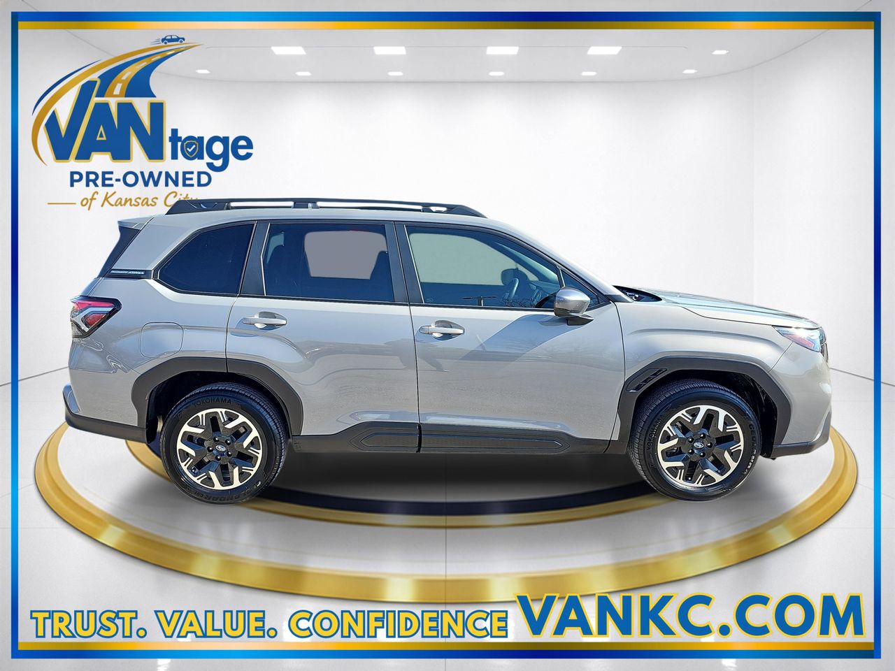 Used 2025 River Rock Pearl Subaru Premium image 5