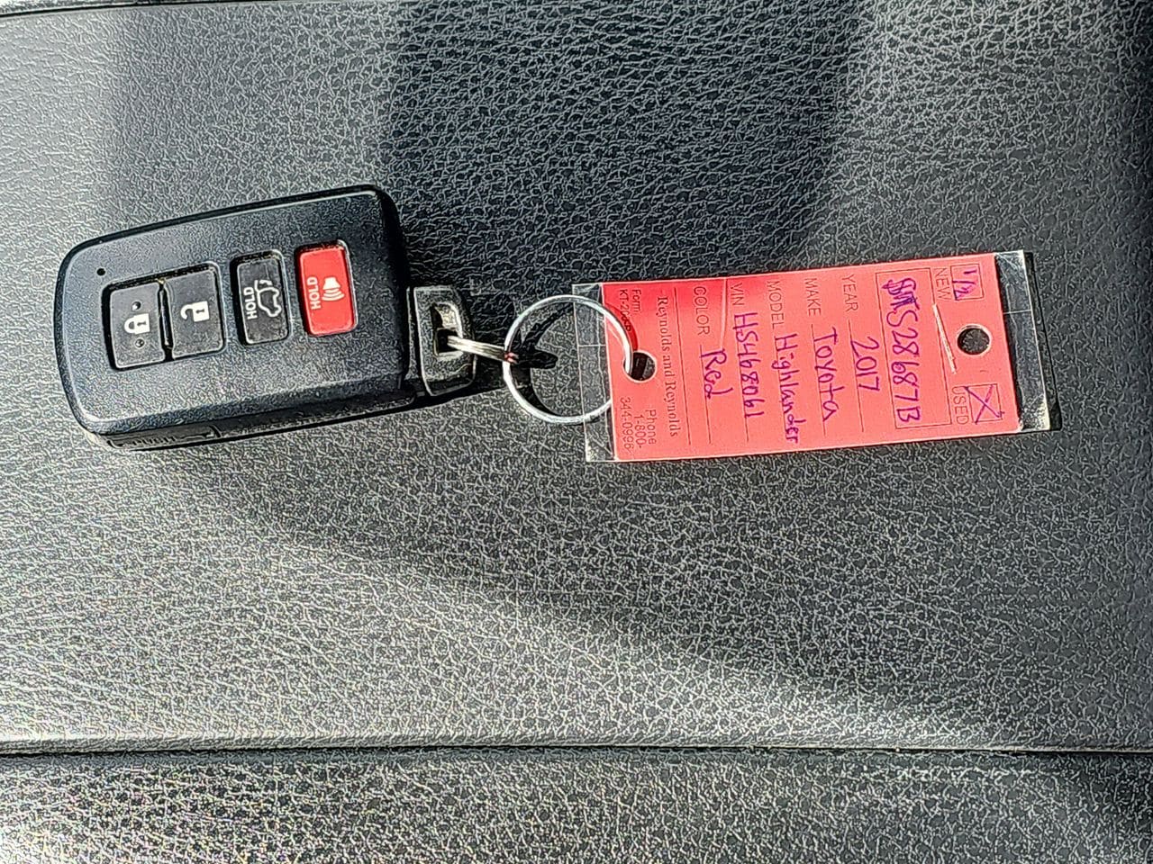 Used 2017 Salsa Red Pearl Toyota XLE image 43