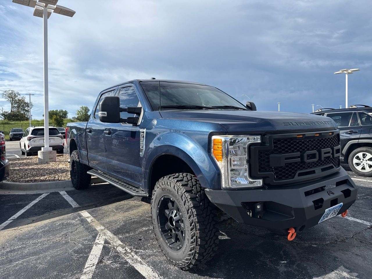 Used 2017 Blue Ford XLT image 3