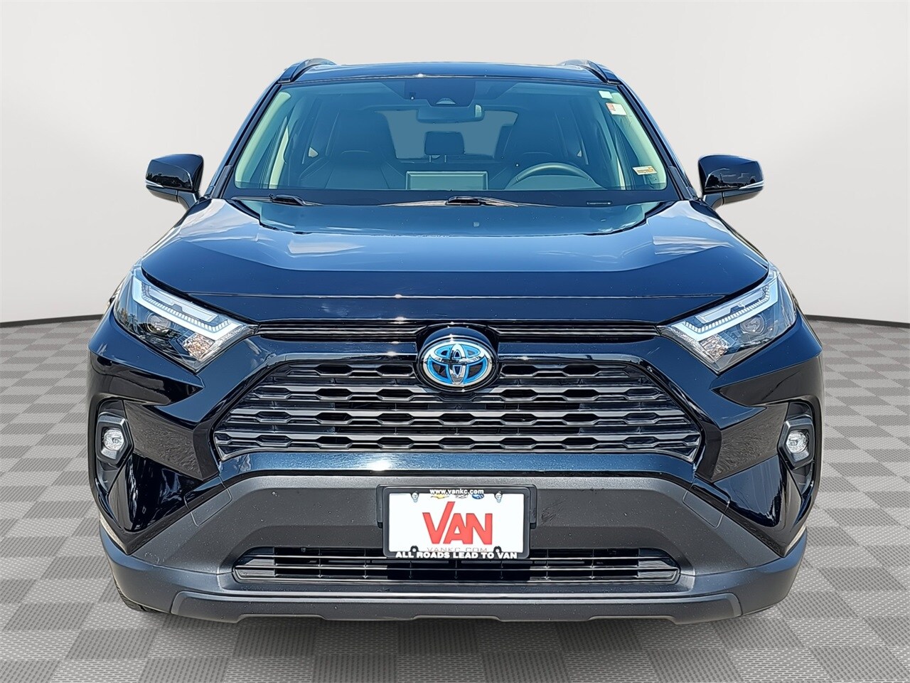 2022 Toyota RAV4 Hybrid XLE Premium photo 2