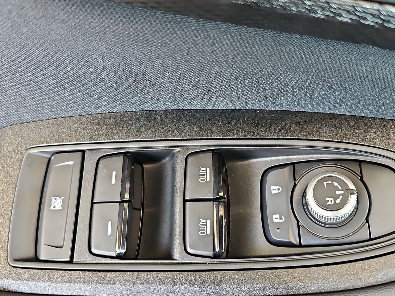 New 2025 Magnetite Gray Subaru Premium image 26