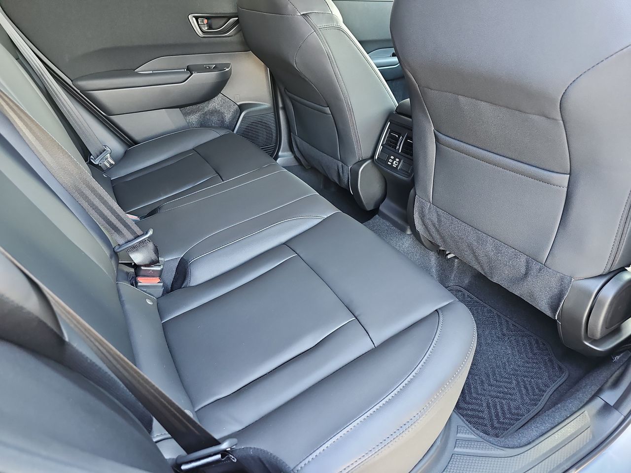 New 2026 Ice Silver Subaru Limited image 11