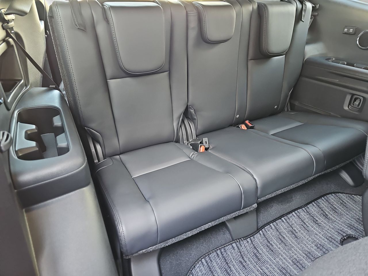 New 2026 Magnetite Gray Subaru Onyx Edition Touring 7-Passenger image 12