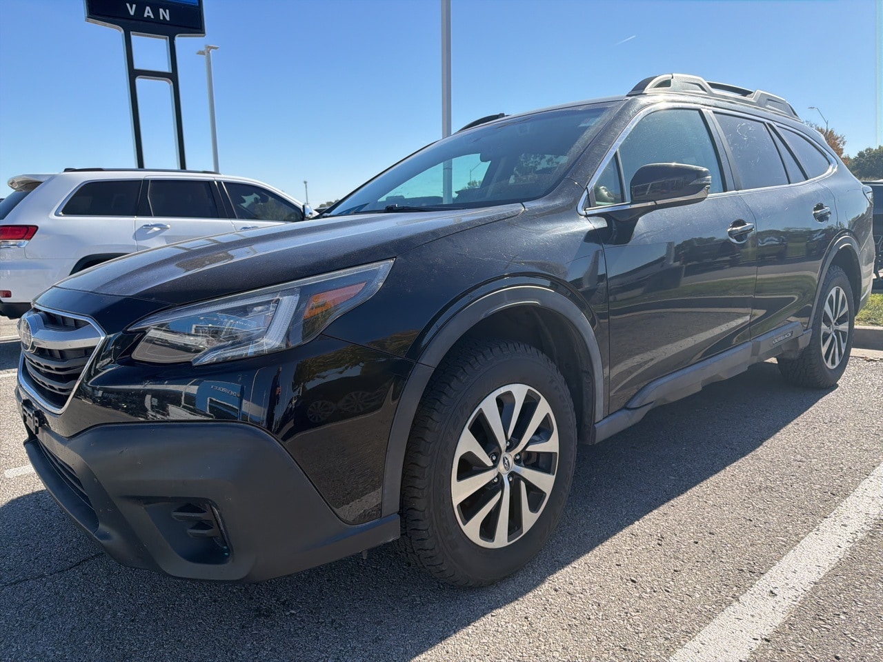 Used 2020 Subaru Outback Premium with VIN 4S4BTACC5L3148994 for sale in Gladstone, MO