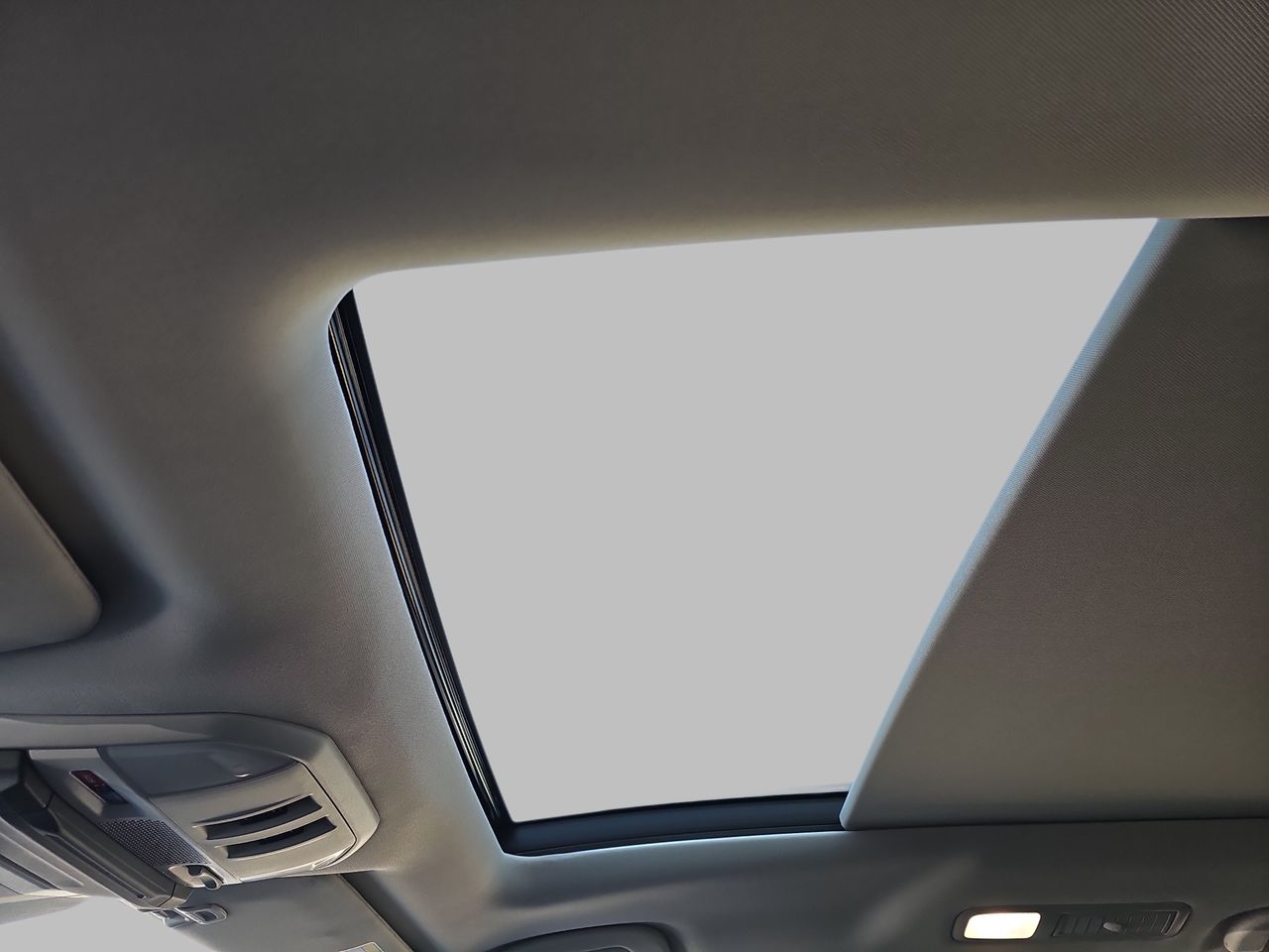 2026 Subaru Ascent Limited - Photo 35