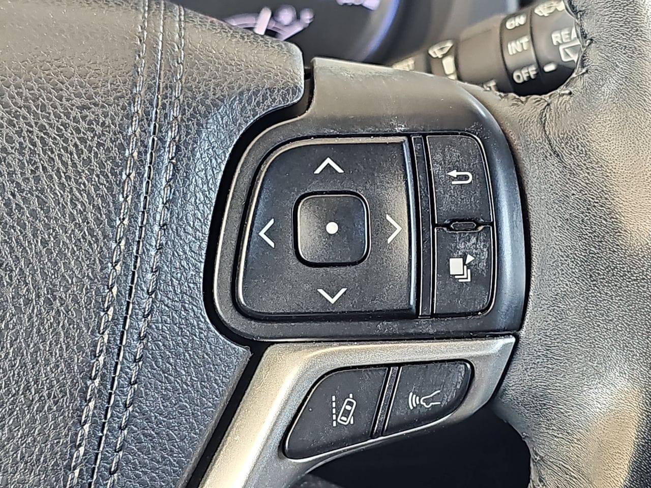 Used 2018 Midnight Black Metallic Toyota Limited image 24