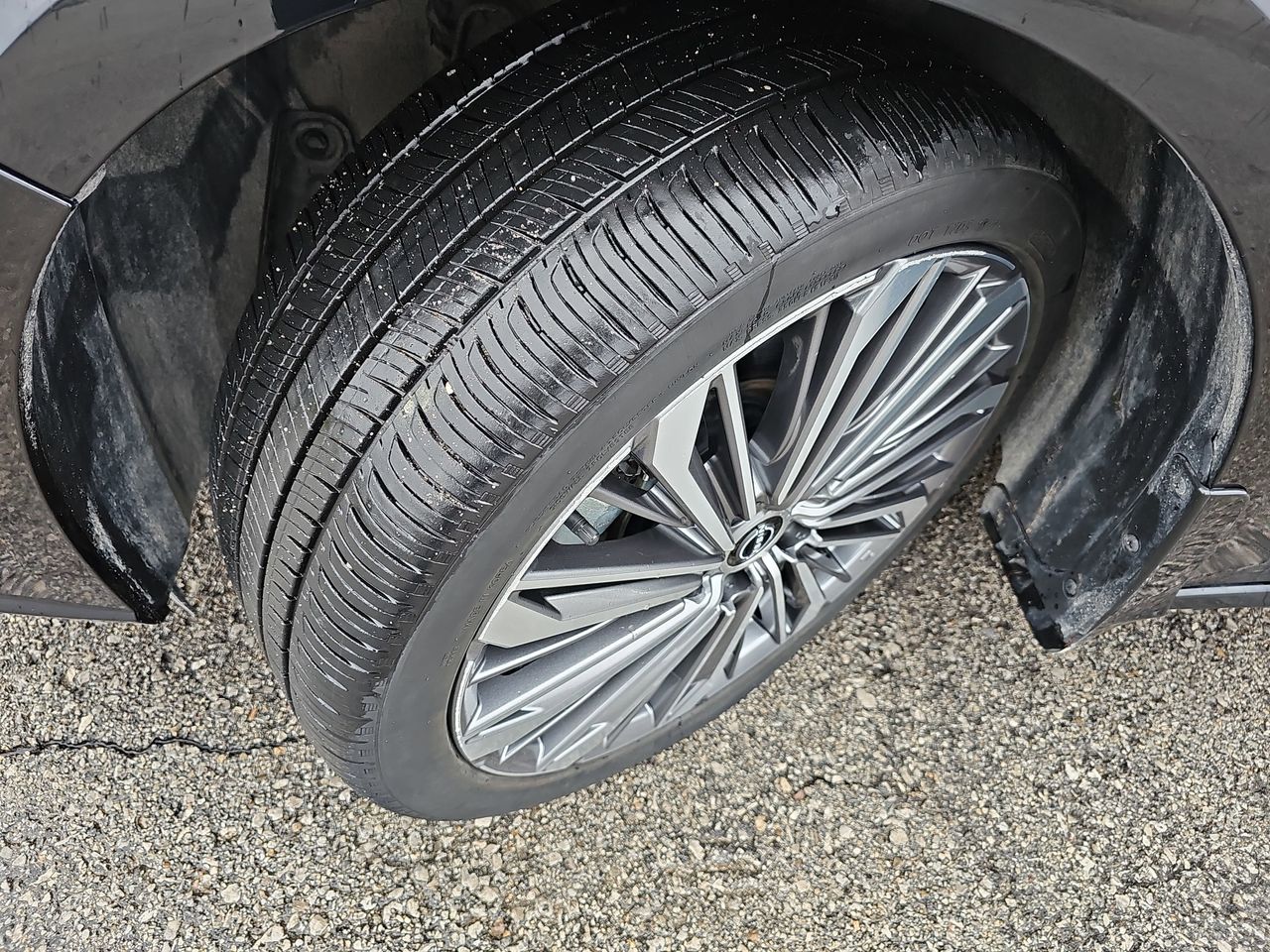 Used 2023 Super Black Clearcoat Nissan 2.5 SL image 36