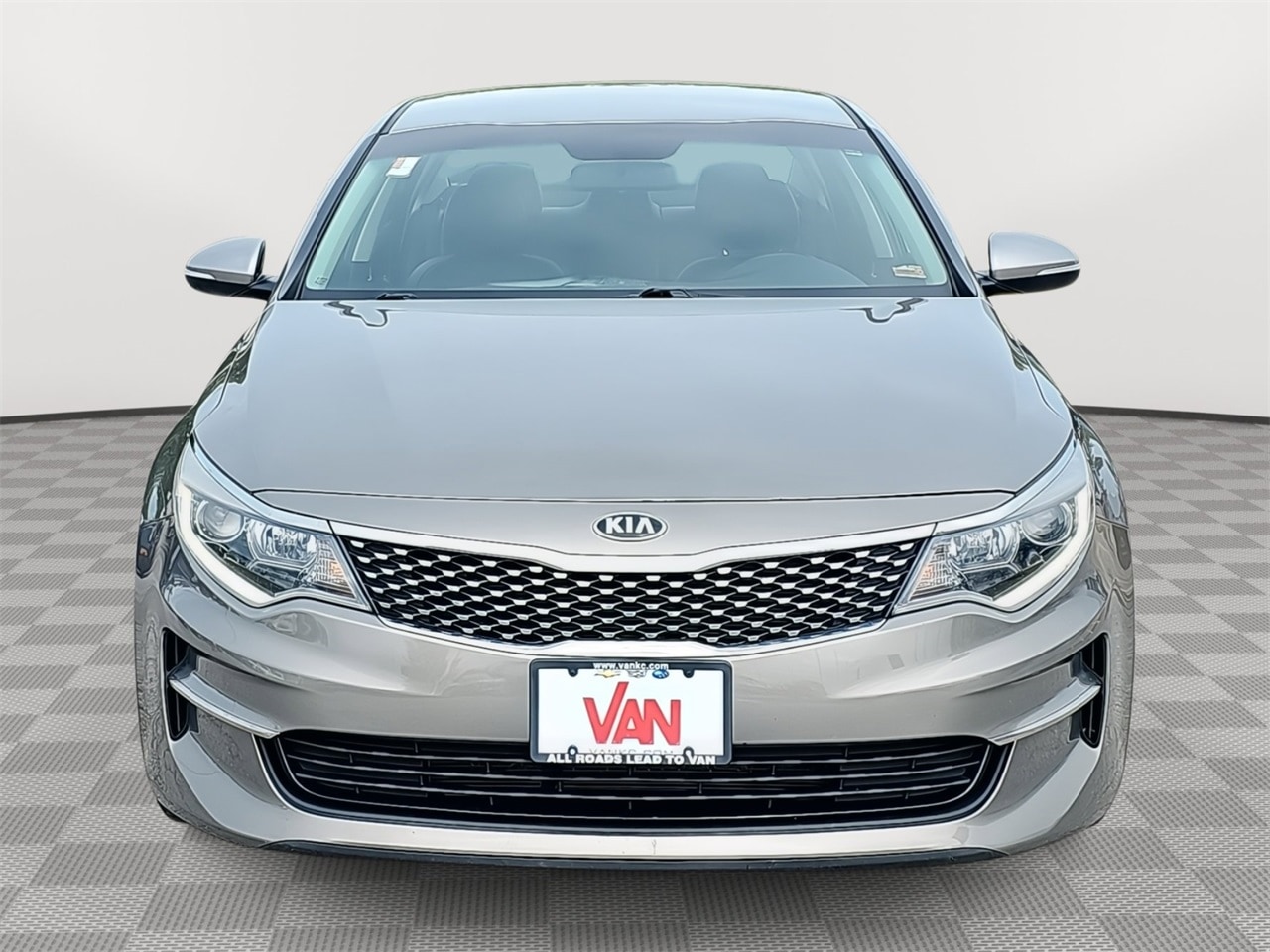 Used 2018 Kia Optima EX with VIN 5XXGU4L36JG183887 for sale in Kansas City