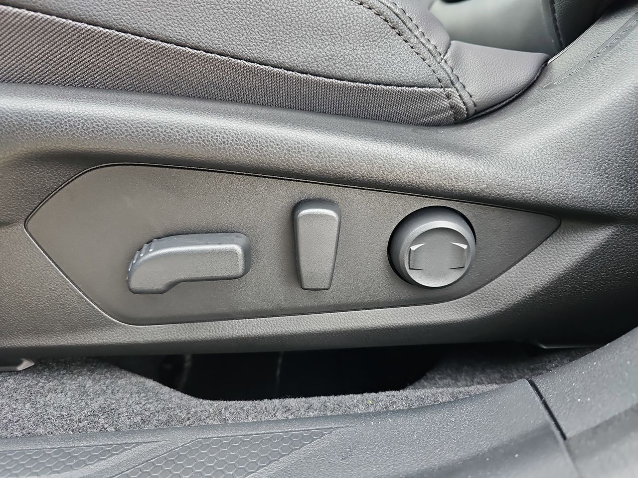 New 2026 Magnetite Gray Subaru Premium image 31