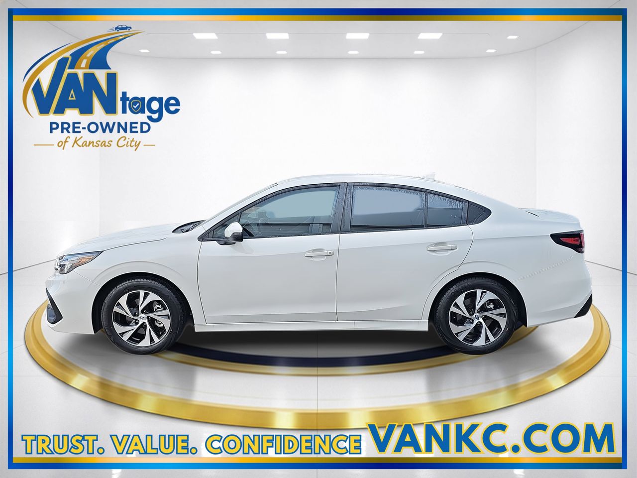 Used 2025 Crystal White Pearl Subaru Premium image 10