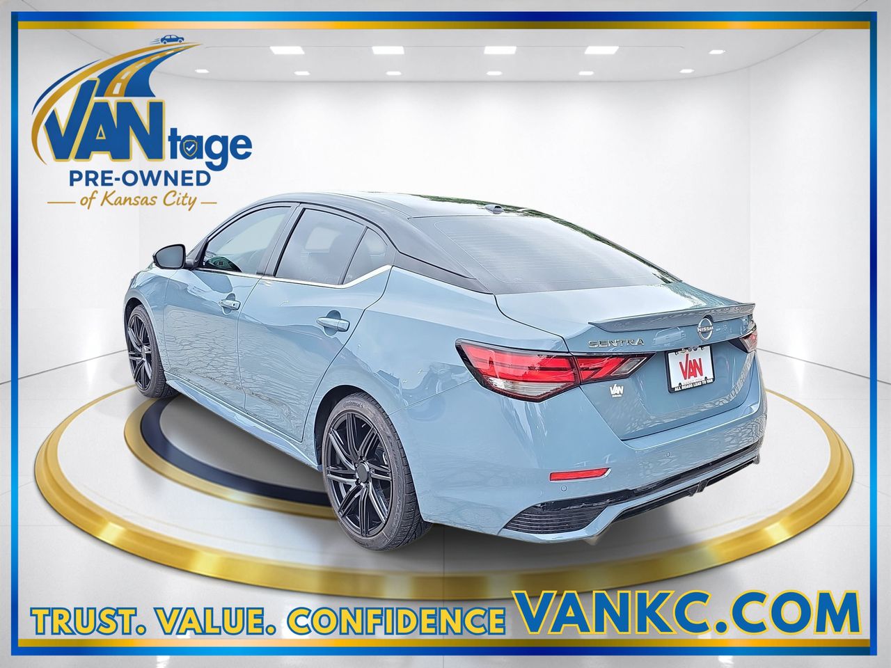 Used 2024 Atlantic Gray Metallic Super Black Nissan SR image 9