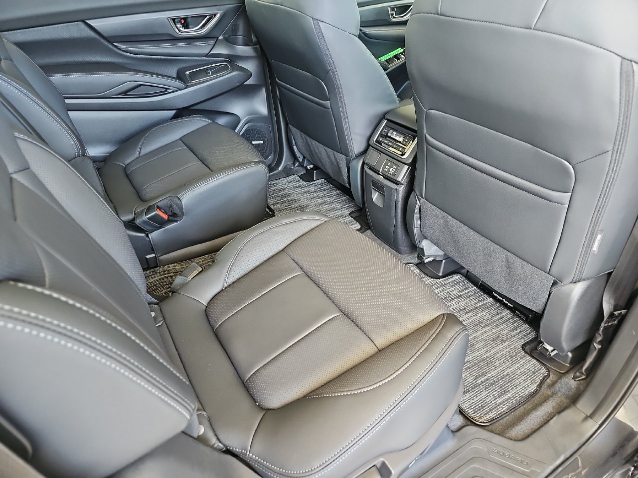 Used 2025 Magnetite Gray Metallic Subaru Limited image 11