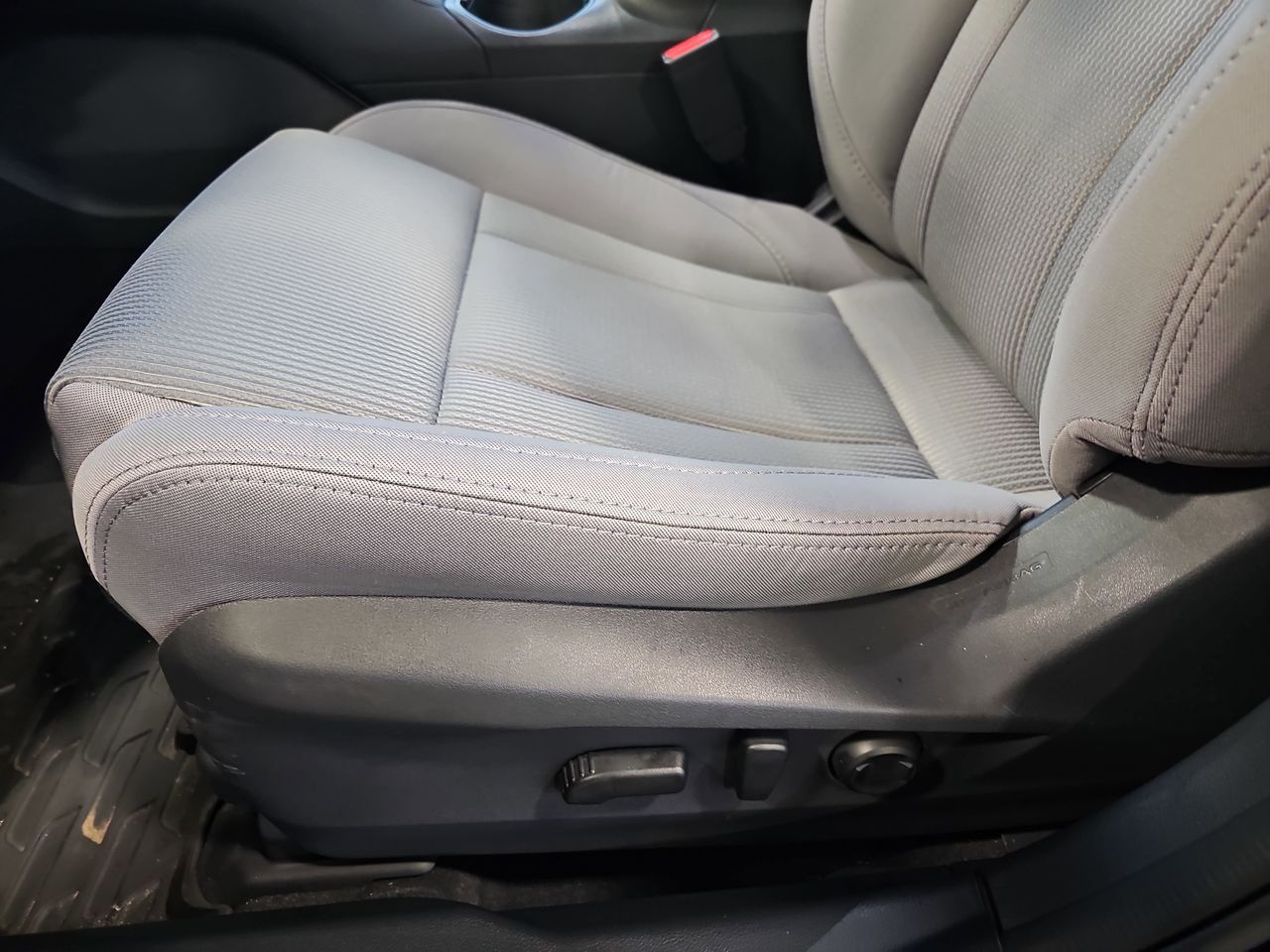 Certified Used 2025 Crystal Black Silica Subaru Premium image 19