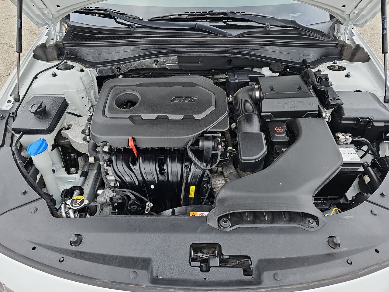 Used 2019 Snow White Pearl Kia LX image 33