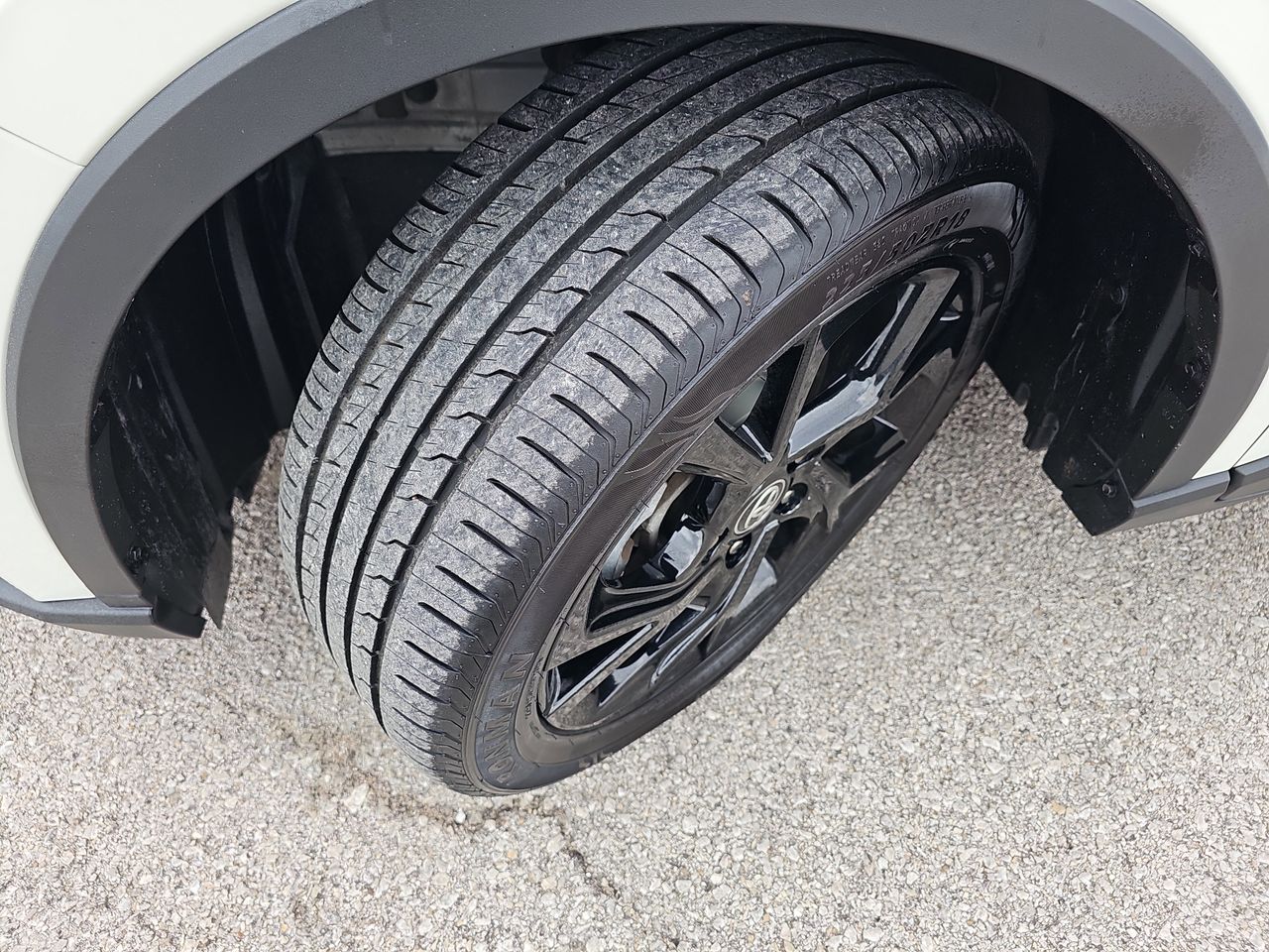 Used 2021 Blizzard Pearl w Black Roof Toyota Nightshade image 36