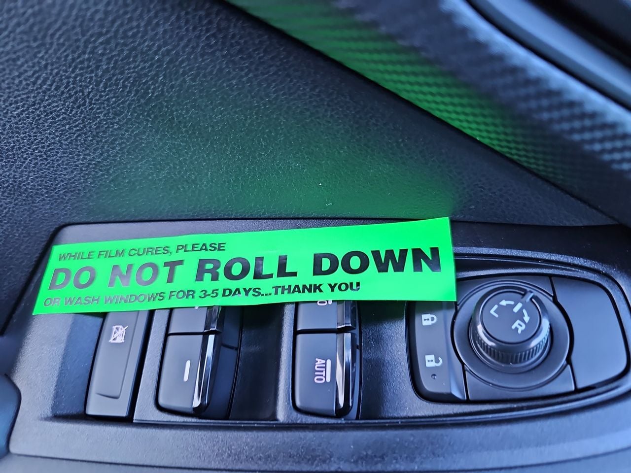 New 2026 Magnetite Gray/Crystal Black Silica Subaru Premium image 27