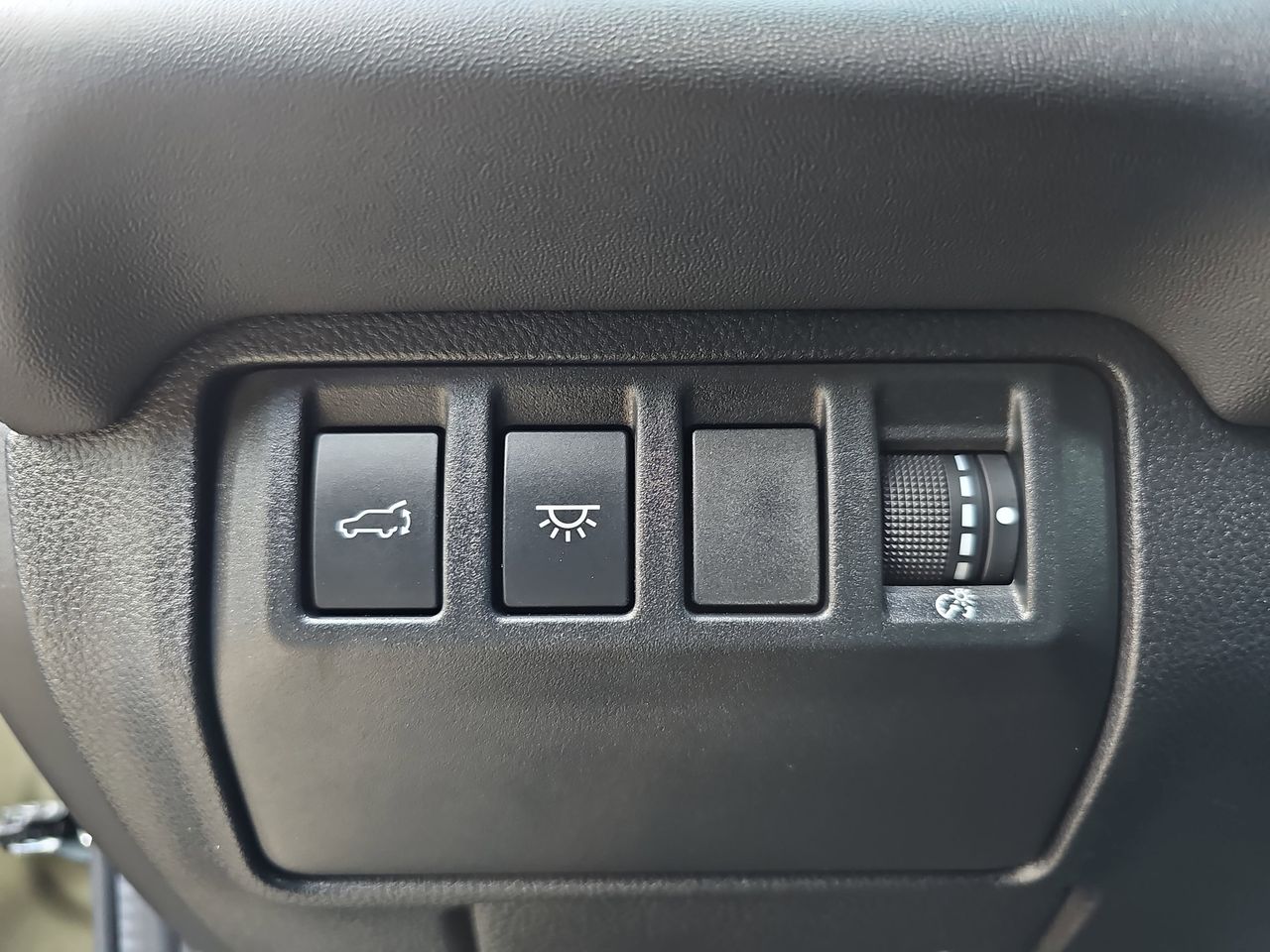 Certified Used 2025 Green Metallic Subaru Onyx Edition Touring image 28