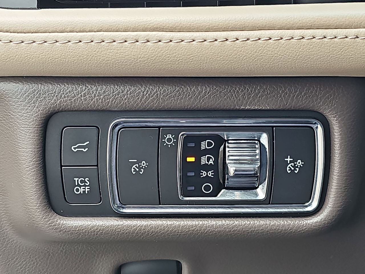 Used 2021 Mocha Lincoln Reserve image 31