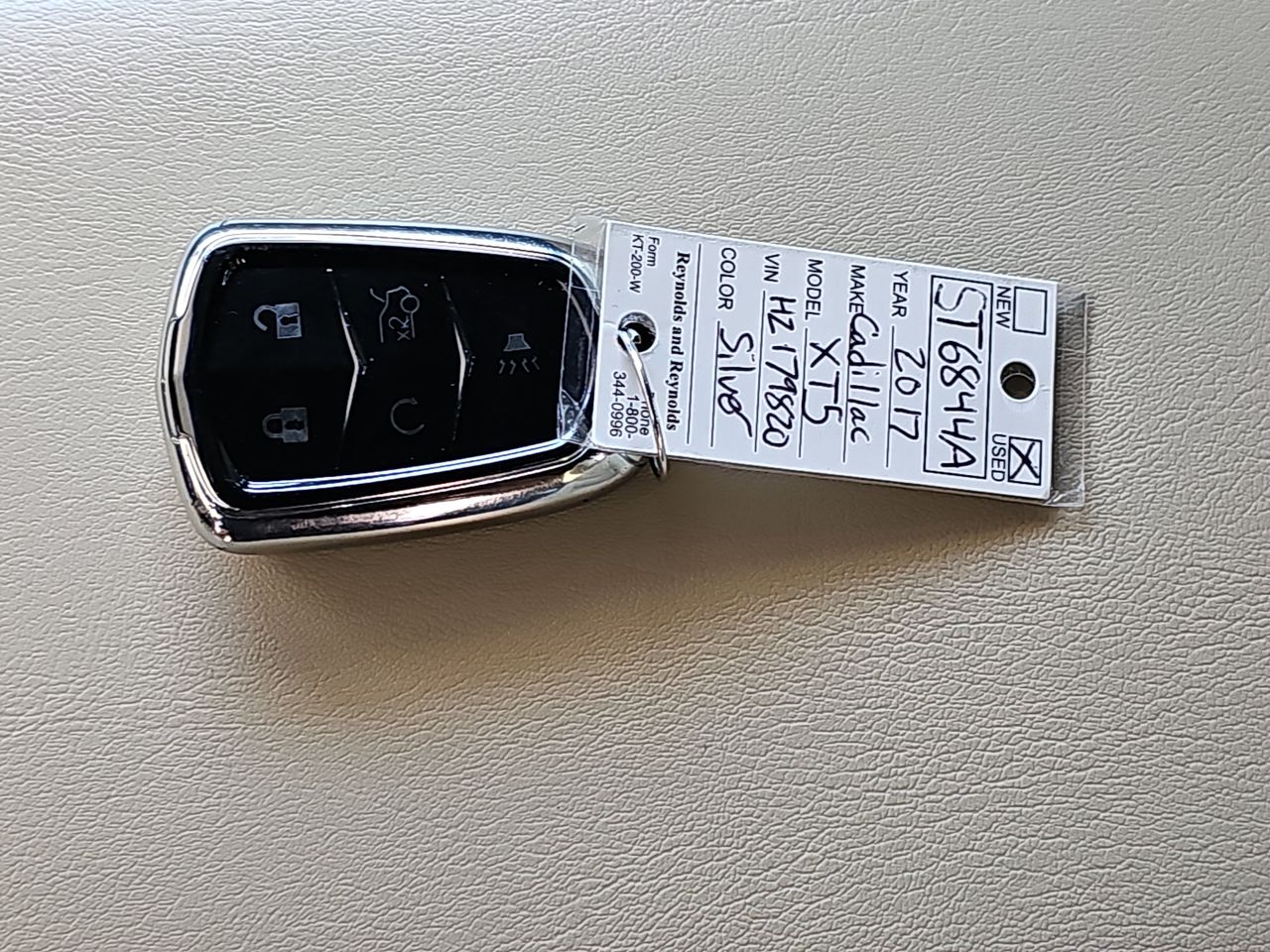 Used 2017 Radiant Silver Metallic Cadillac Base image 35
