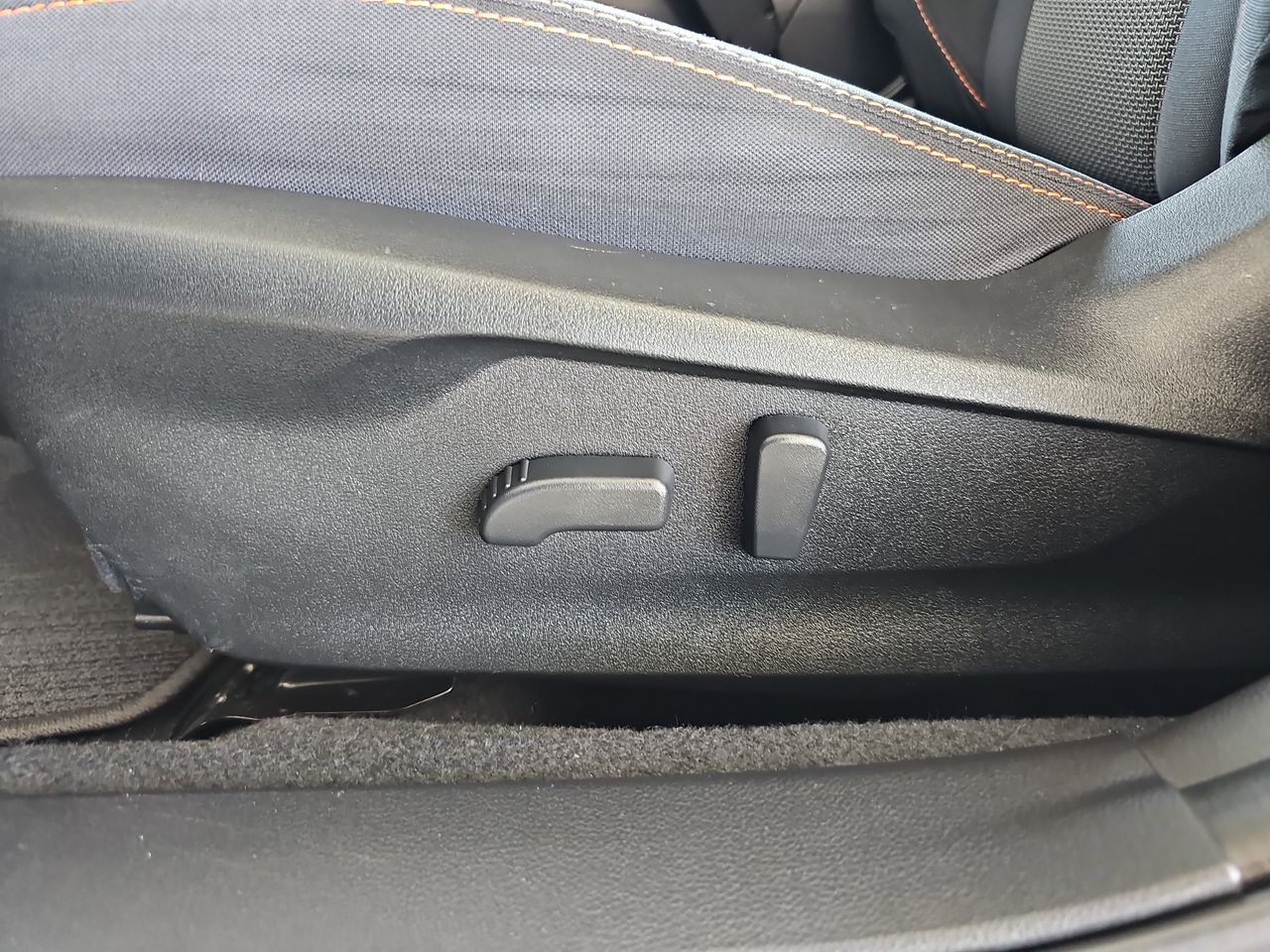 Used 2023 Cool-Gray Khaki Subaru Premium image 34