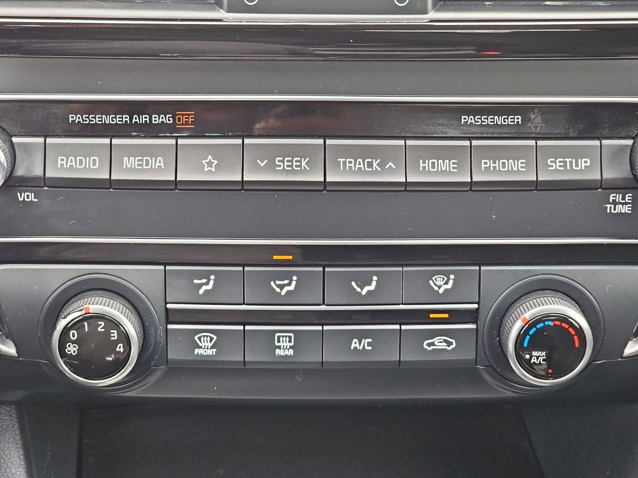 Used 2019 Snow White Pearl Kia LX image 26