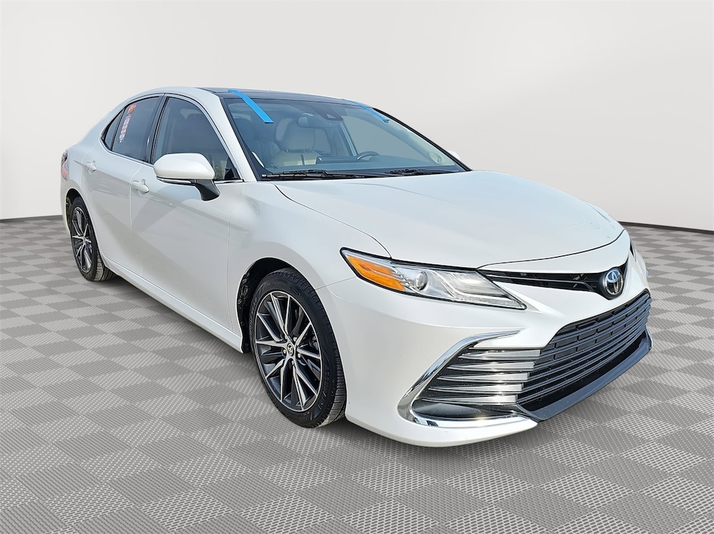 Used 2021 Toyota Camry XLE Sedan