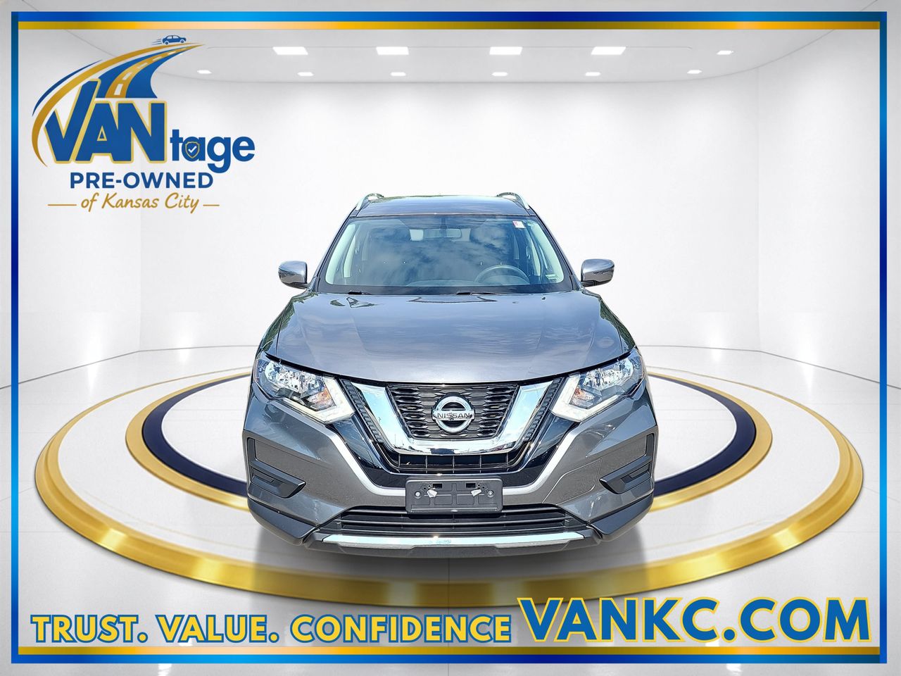 Used 2017 Nissan Rogue SV with VIN KNMAT2MT3HP560979 for sale in Kansas City