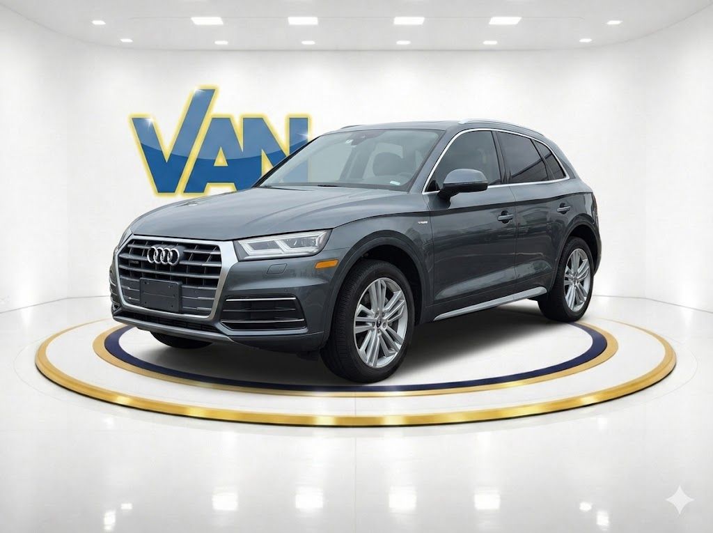 2018 Audi Q5 2.0T quattro S tronic Premium Plus's photo