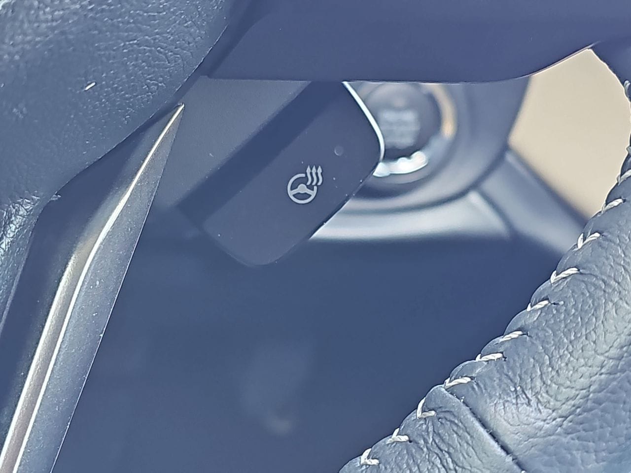 Certified Used 2025 Green Metallic Subaru Limited image 24