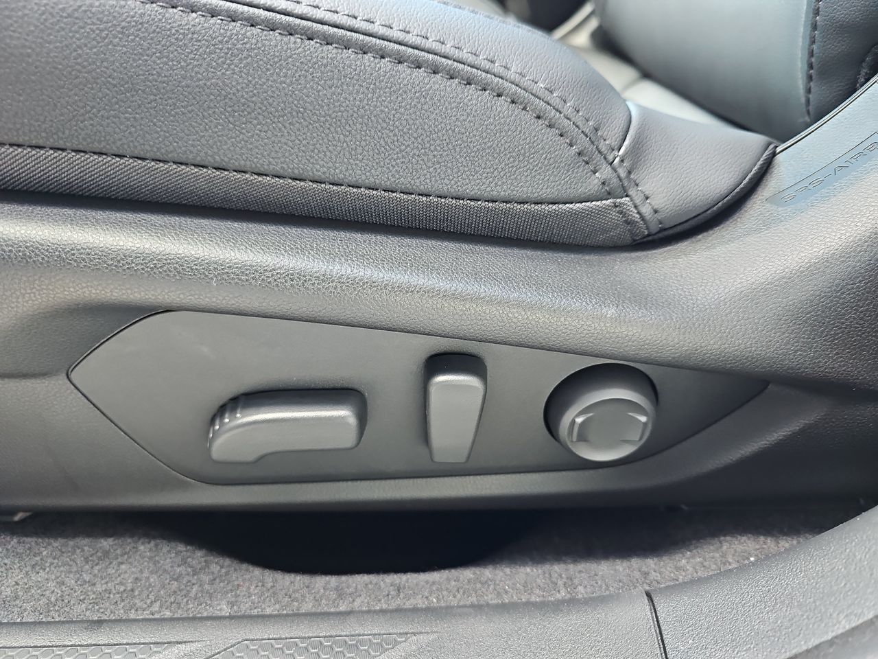 New 2026 Ice Silver Subaru Limited image 29