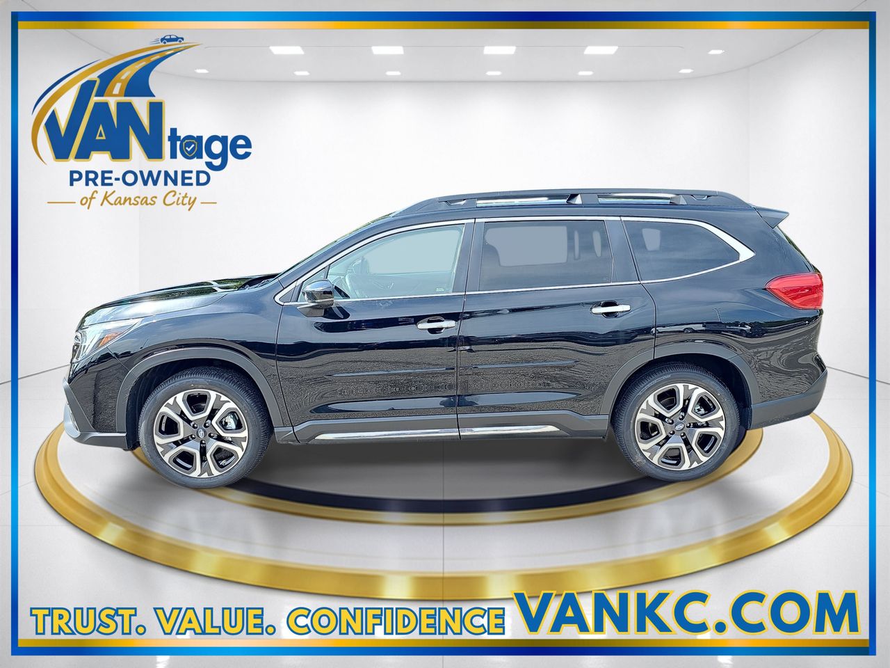 Used 2024 Crystal Black Silica Subaru Touring image 10
