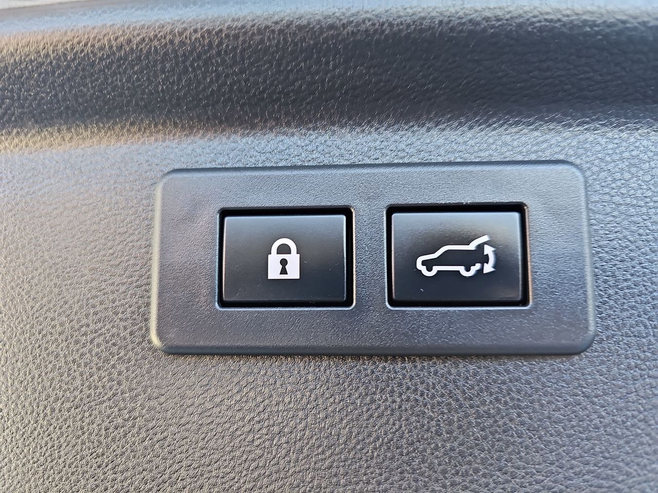 Certified Used 2023 Ice Silver Metallic Subaru Premium image 16