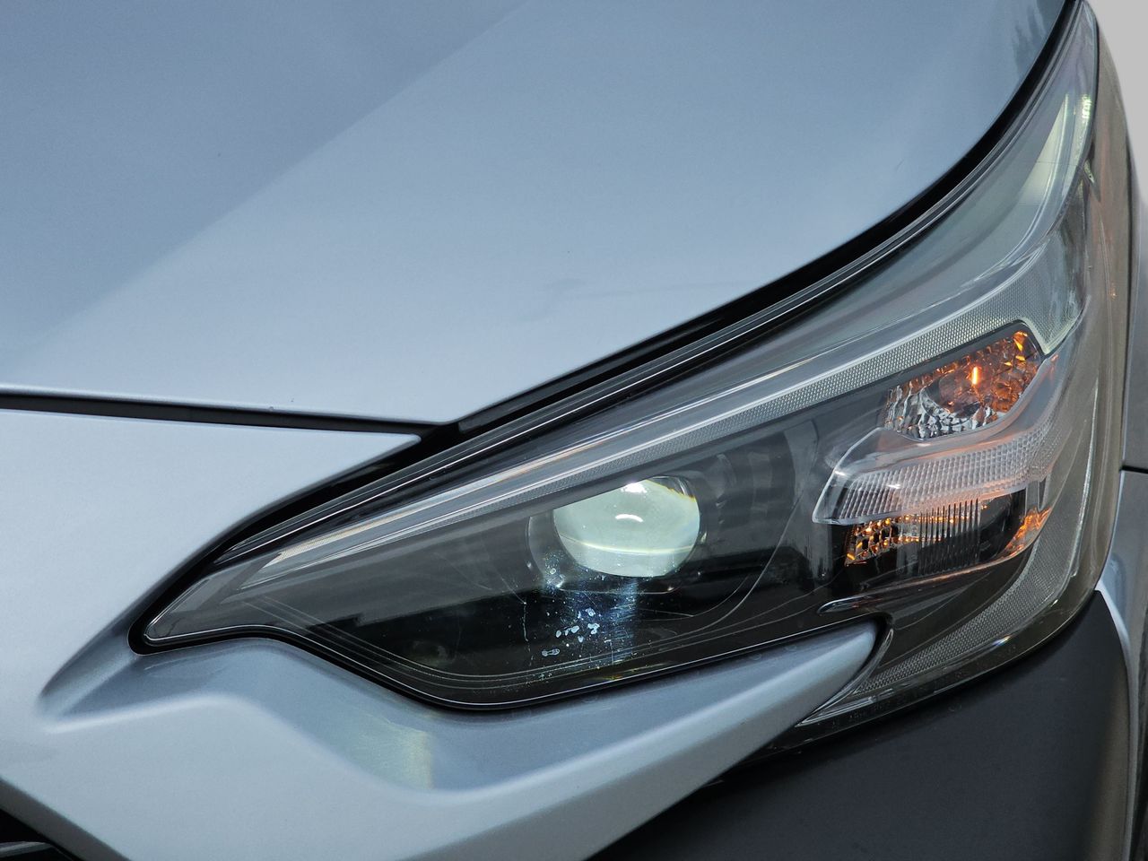Used 2025 Ice Silver Metallic Subaru Onyx Edition image 38
