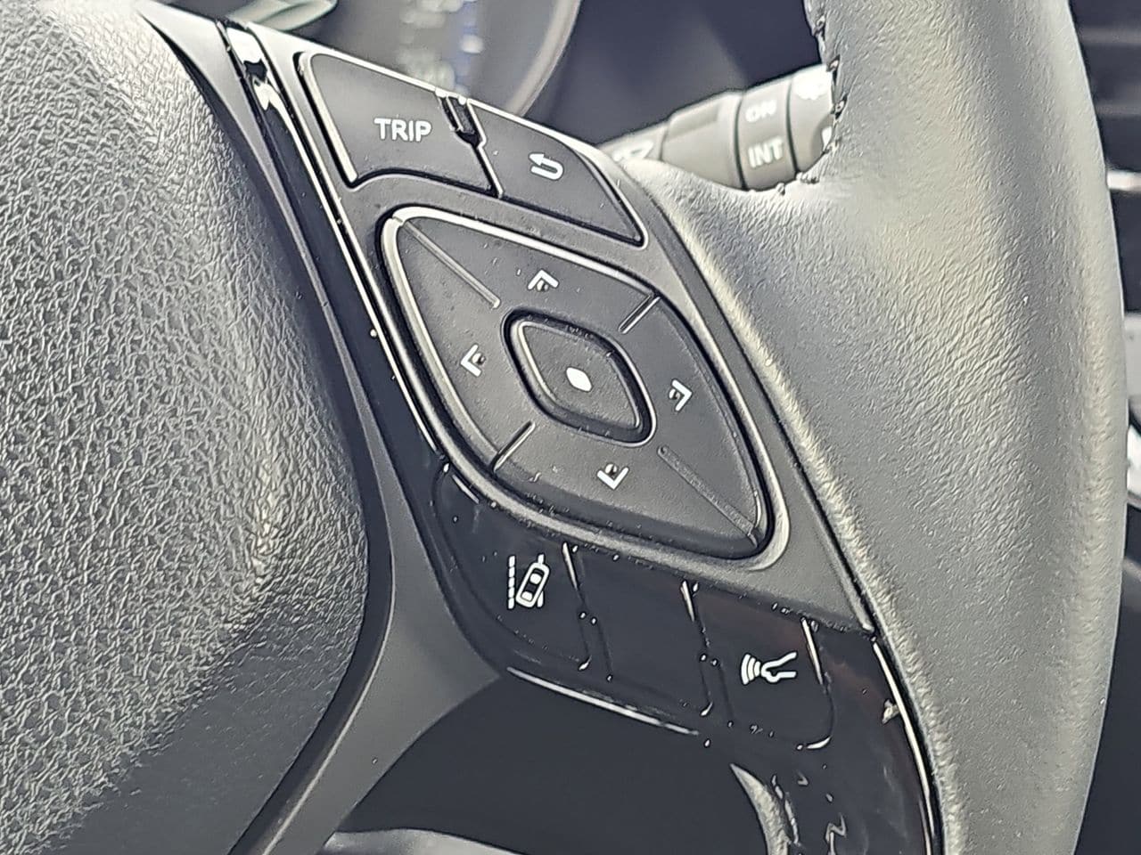 Used 2021 Blizzard Pearl w Black Roof Toyota Nightshade image 23