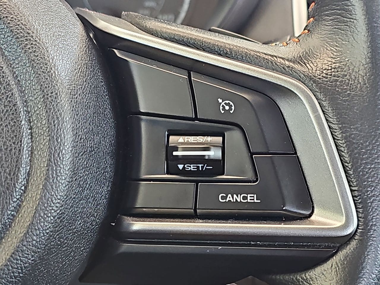 Used 2018 Dark Gray Metallic Subaru 2.0i Premium image 23