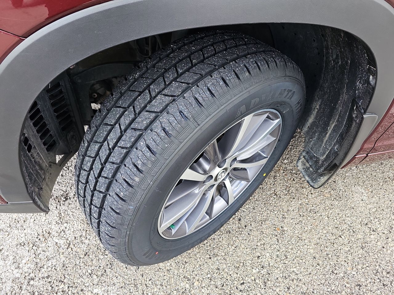 Used 2017 Salsa Red Pearl Toyota XLE image 40