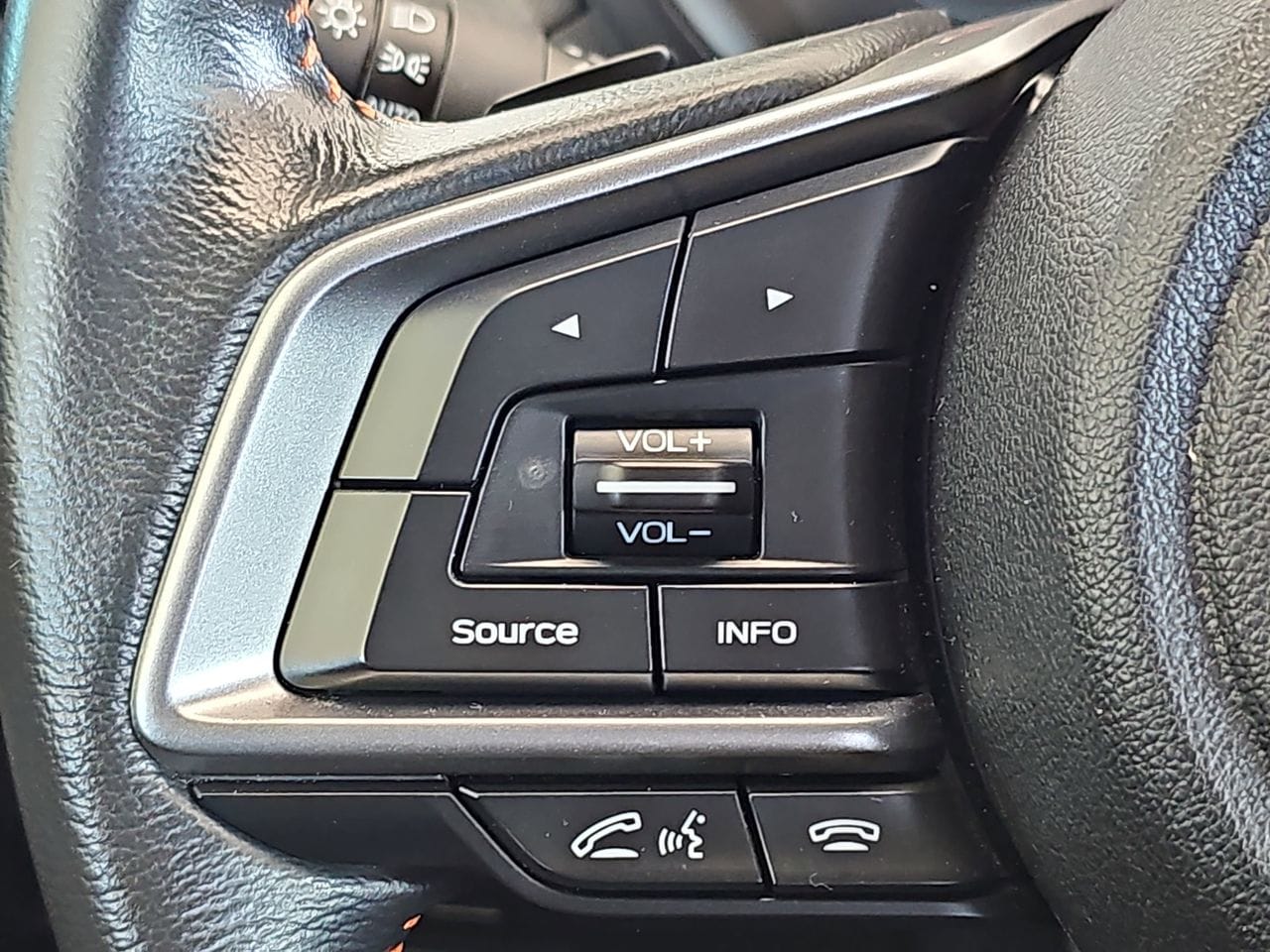 Used 2018 Dark Gray Metallic Subaru 2.0i Premium image 22