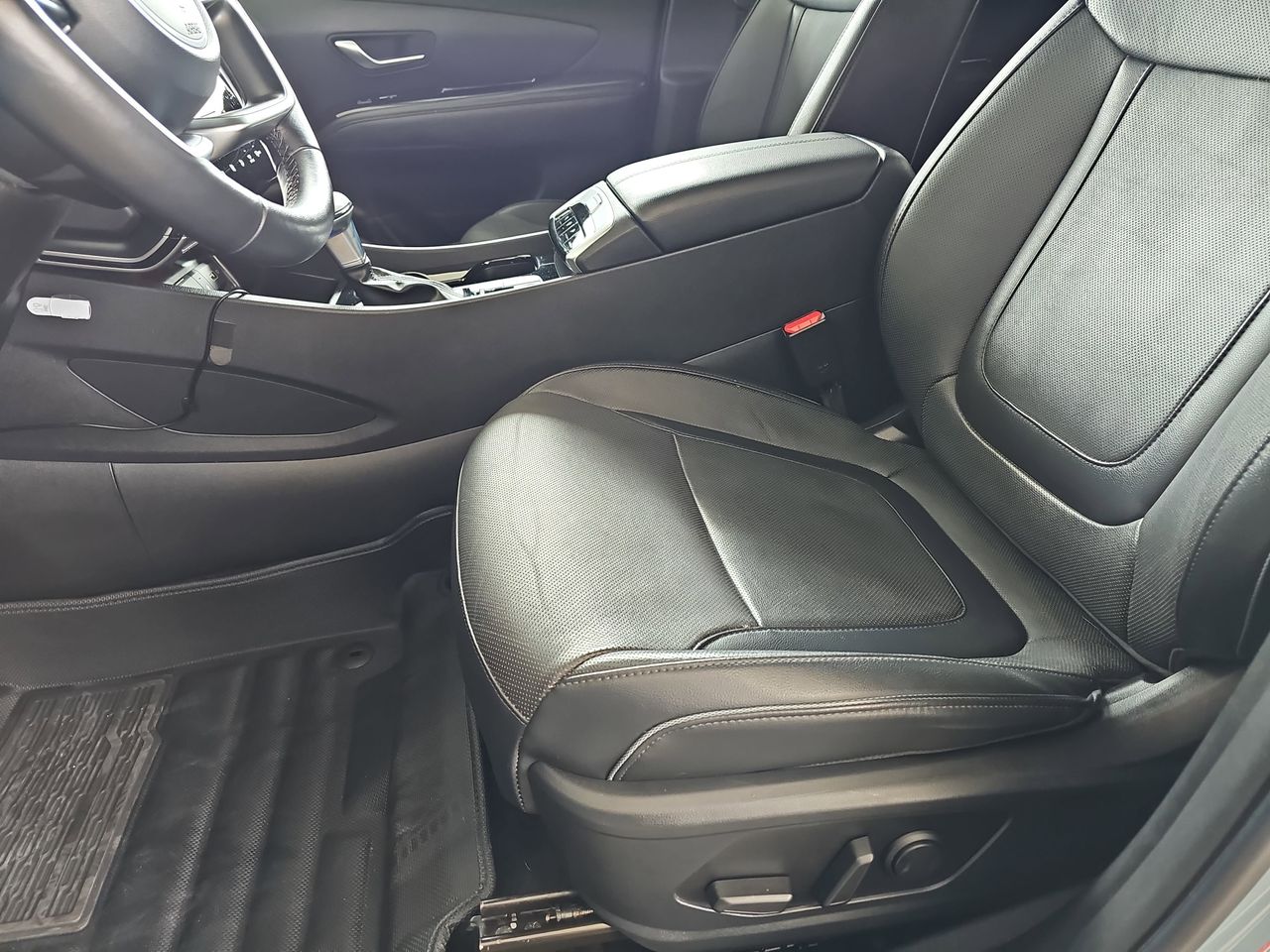 Used 2022 Blue Stone Hyundai Limited image 18