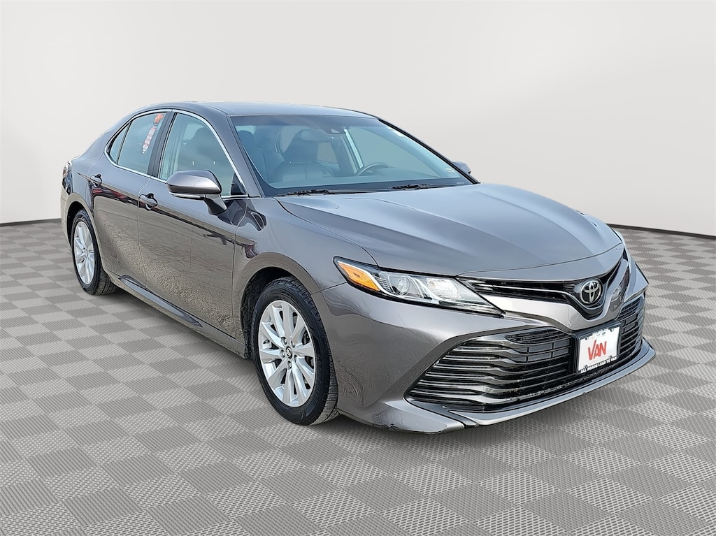 Used 2018 Toyota Camry LE Sedan