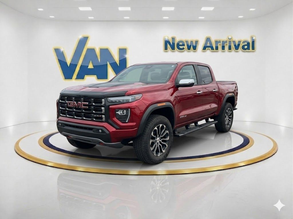 2025 GMC Canyon 4WD Denali Crew Cab Short Box's photo