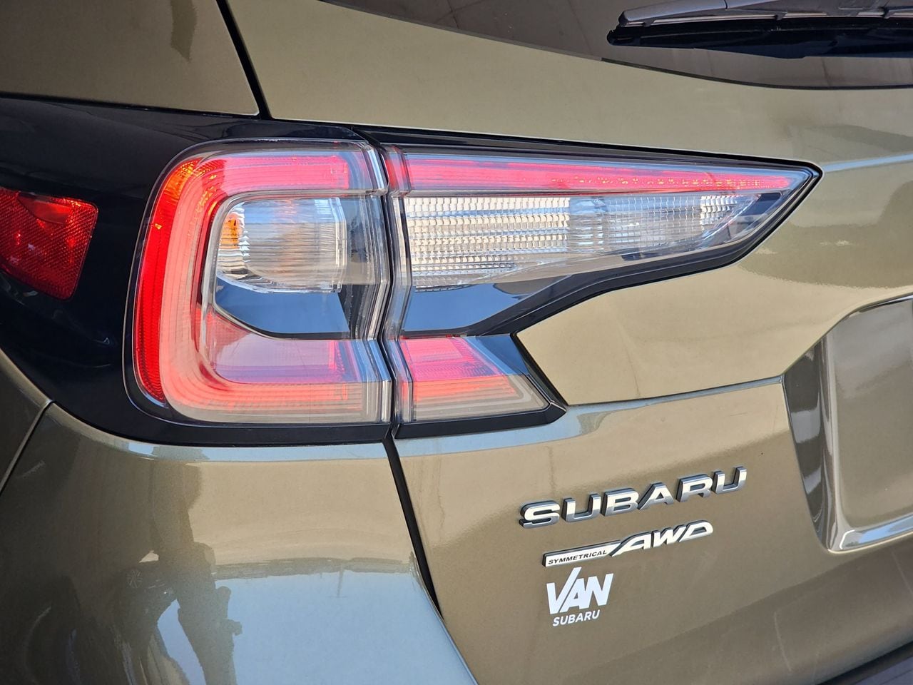 Used 2020 Green Metallic Subaru Limited image 43