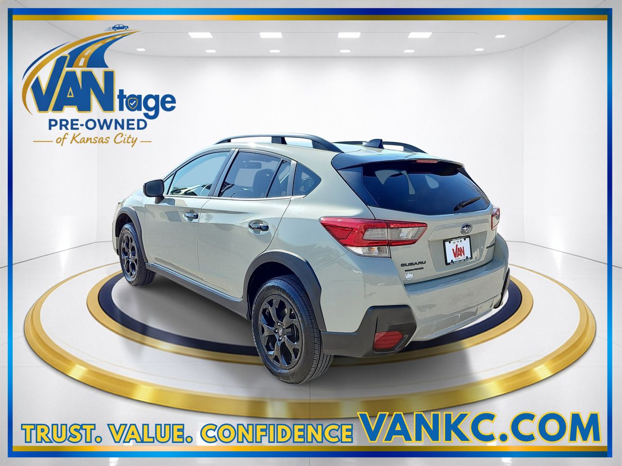 Used 2023 Khaki Subaru Premium image 9